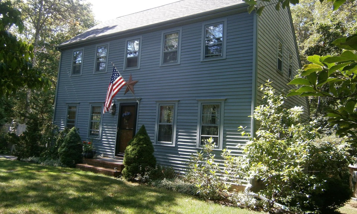 Hyannis Cottage | Peaceful. Family Friendly. Traditional Salt Box Central Air - w/Beach Pass