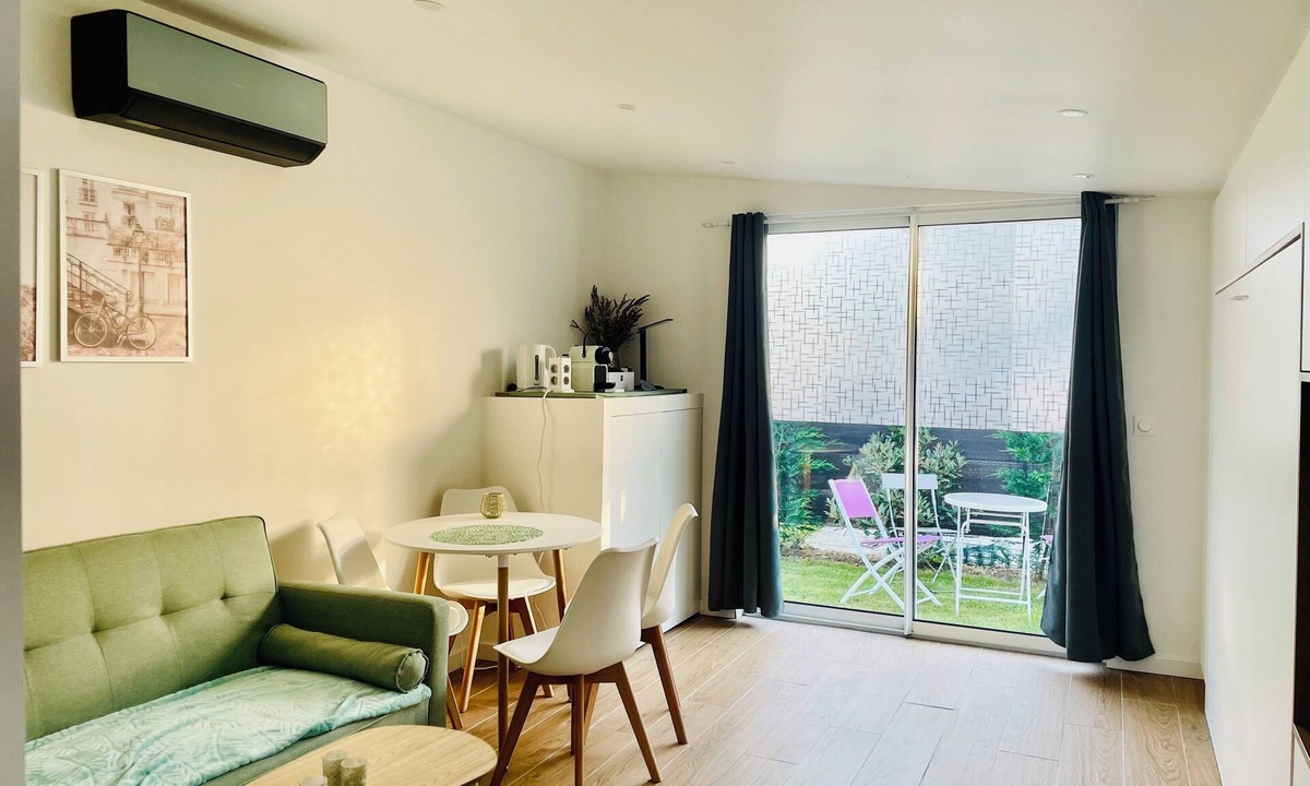 Varreddes Apartment | Peaceful & family-oriented ground floor with garden.