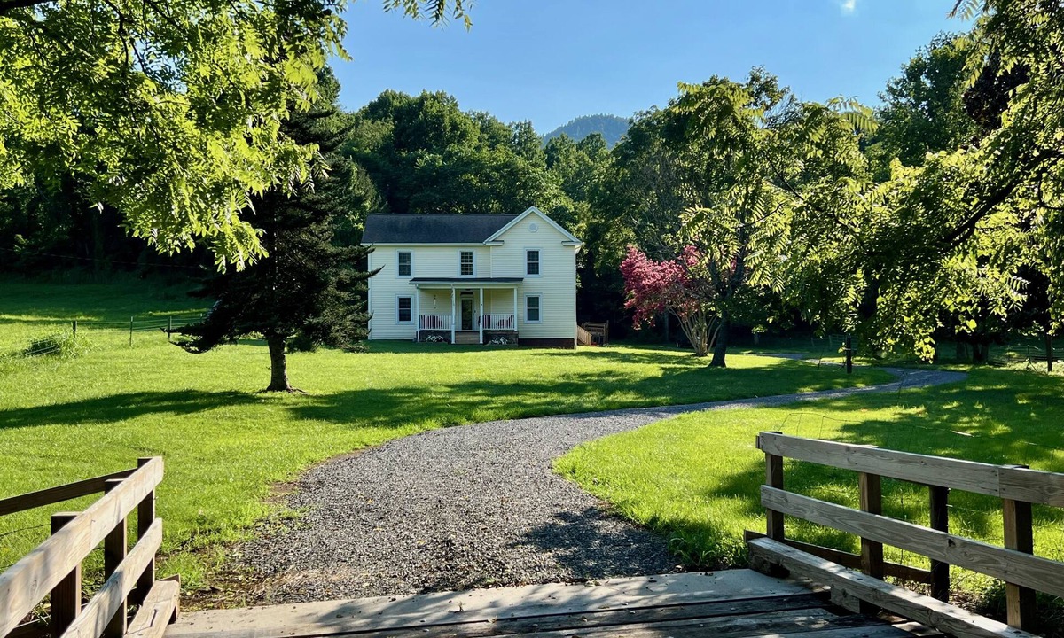 Monroe Other | Peaceful Farmhouse w/Fire Pit & Updated Comforts