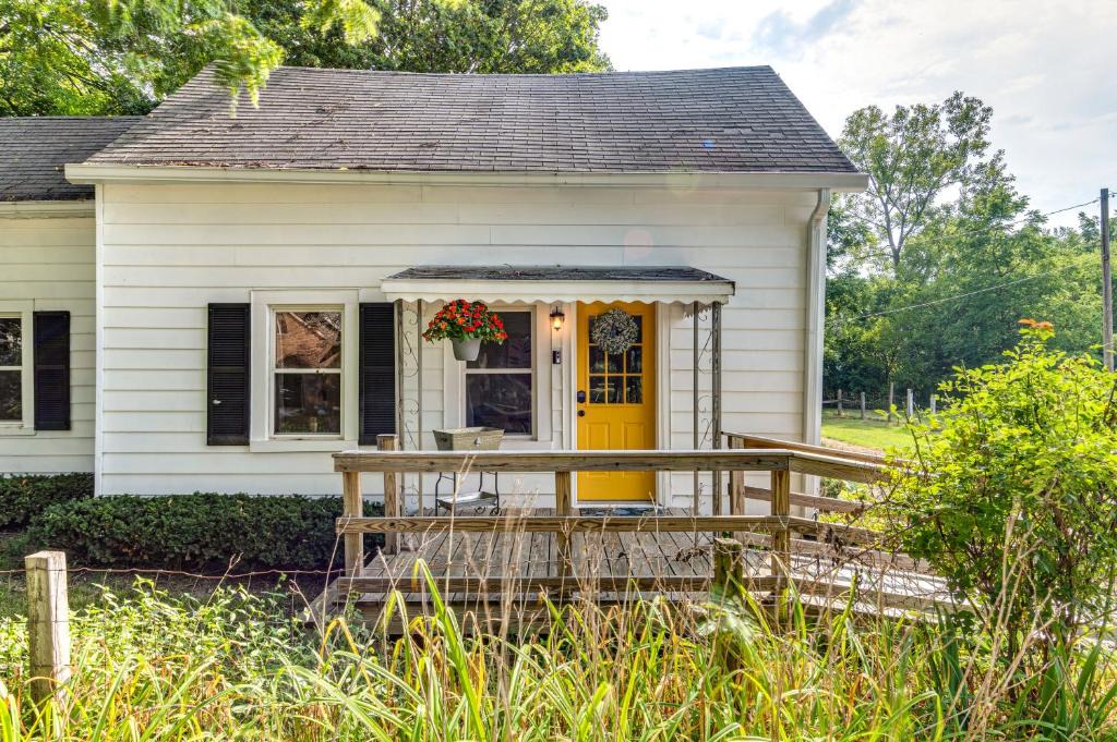 Franklin House | Peaceful Franklin Cottage ~ 1 Mi to Downtown!