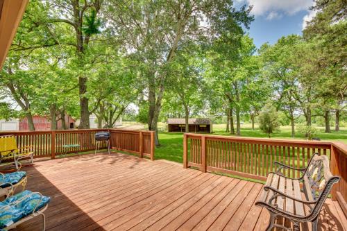 Cass County House | Peaceful Garden City Getaway w/Grill & Fire Pit