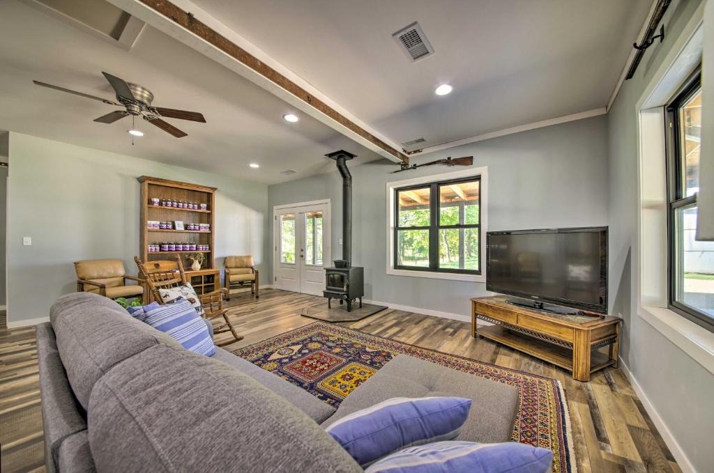 Berger House | Peaceful Guest Home w/Patio on 152-Acre Farm