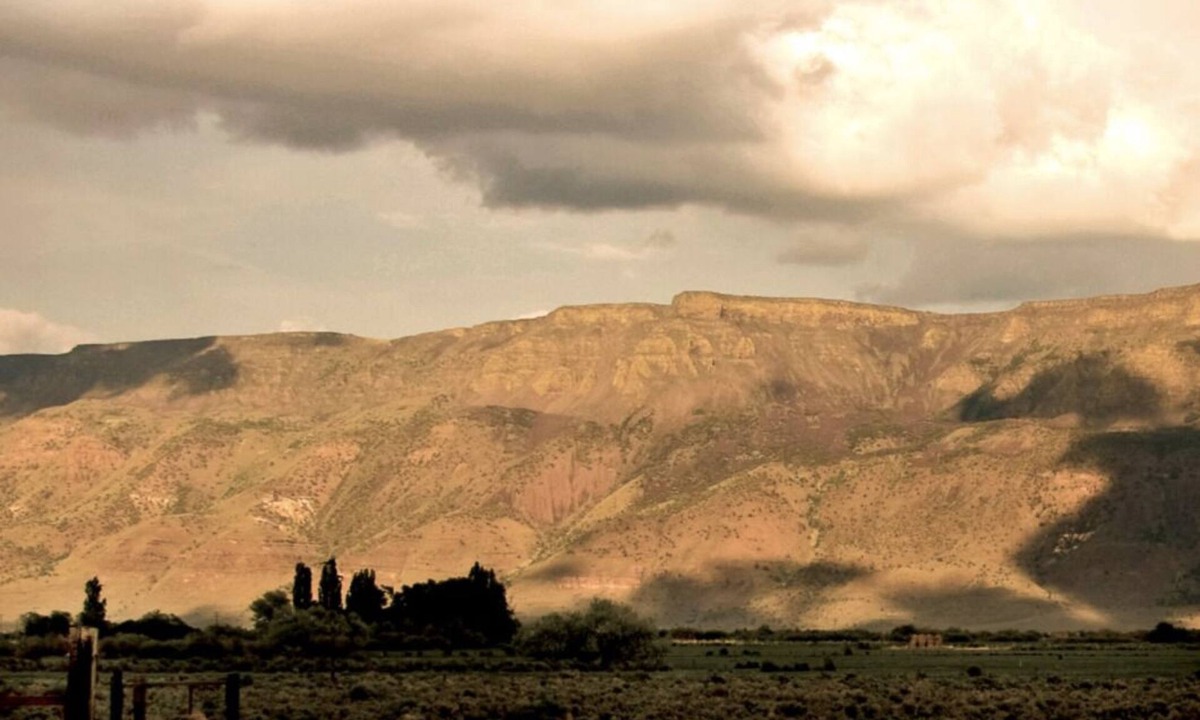 Plush Cabin | Peaceful Hart Mountain Cabin