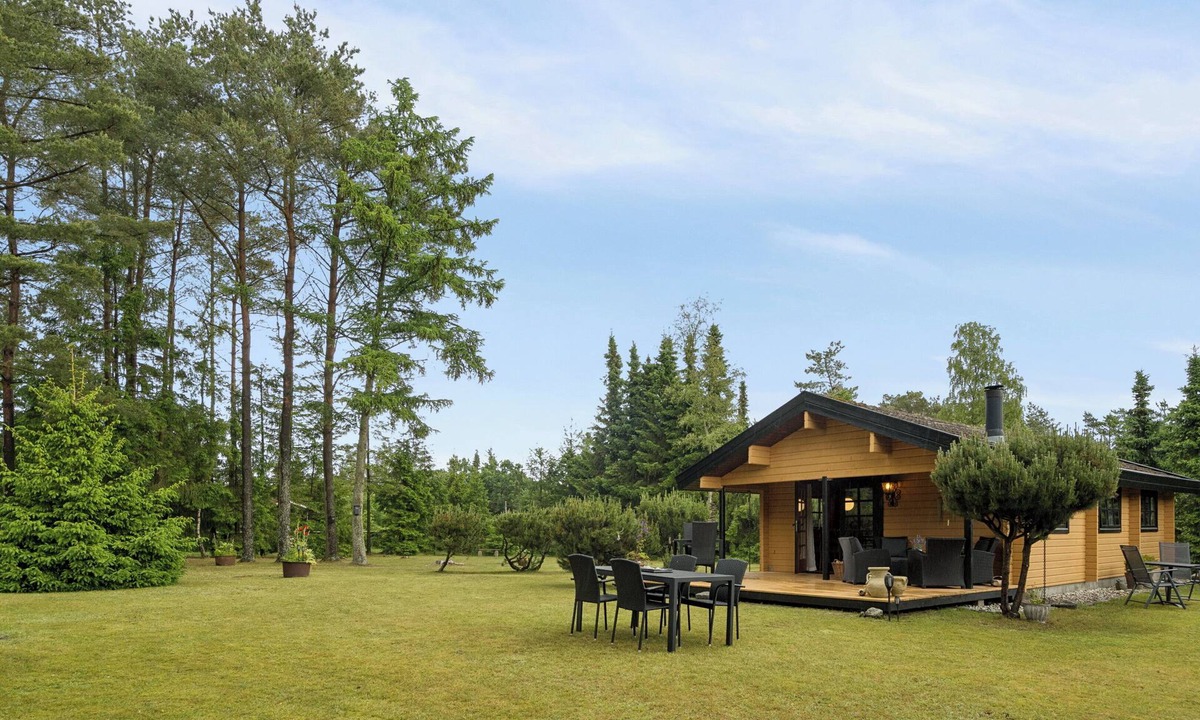 Glesborg House | Peaceful holiday home close to nature