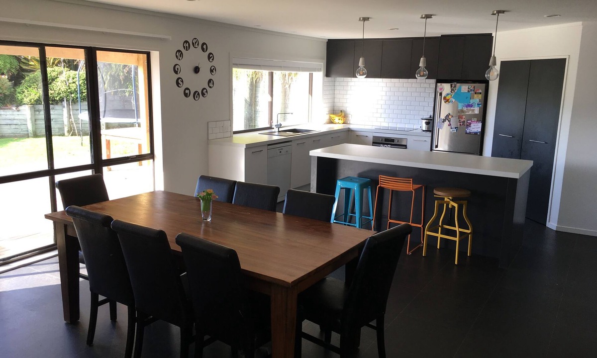 Otumoetai House | Peaceful Holiday Home