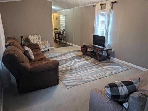 Summerton House | Peaceful home beside Lake Marion & near Cuddo Park