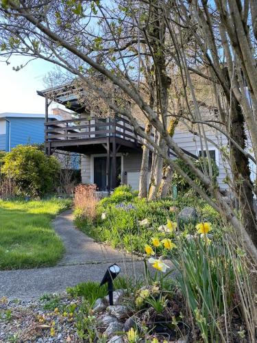 Kent House | Peaceful Home-Centrally Located West Hill, Kent