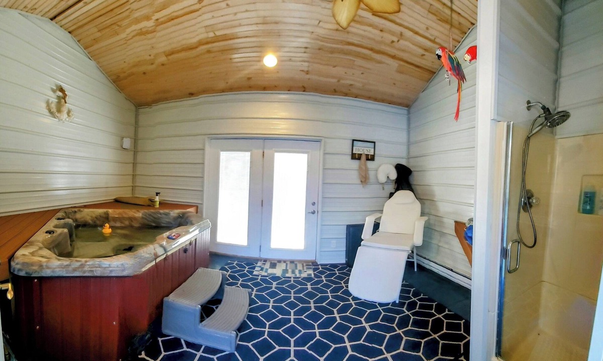 Fennville House | Peaceful home in the woods, Saugatuck Township