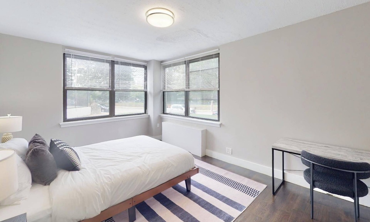 East Falls Apartment | Peaceful home offering comfort and convenience