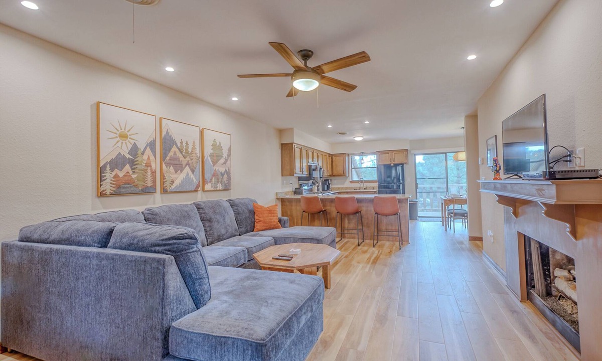 Ruidoso Condo | Peaceful Innsbrook Village Condo with Free Golf & Mountain Charm