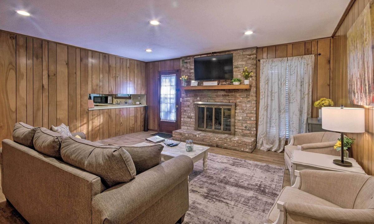 Tougaloo House | Peaceful Jackson Home w/ Yard < 9 Mi to Dtwn!