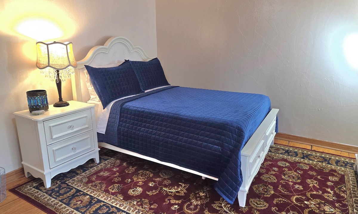 Montgomery Apartment | Peaceful Lake Guesthouse