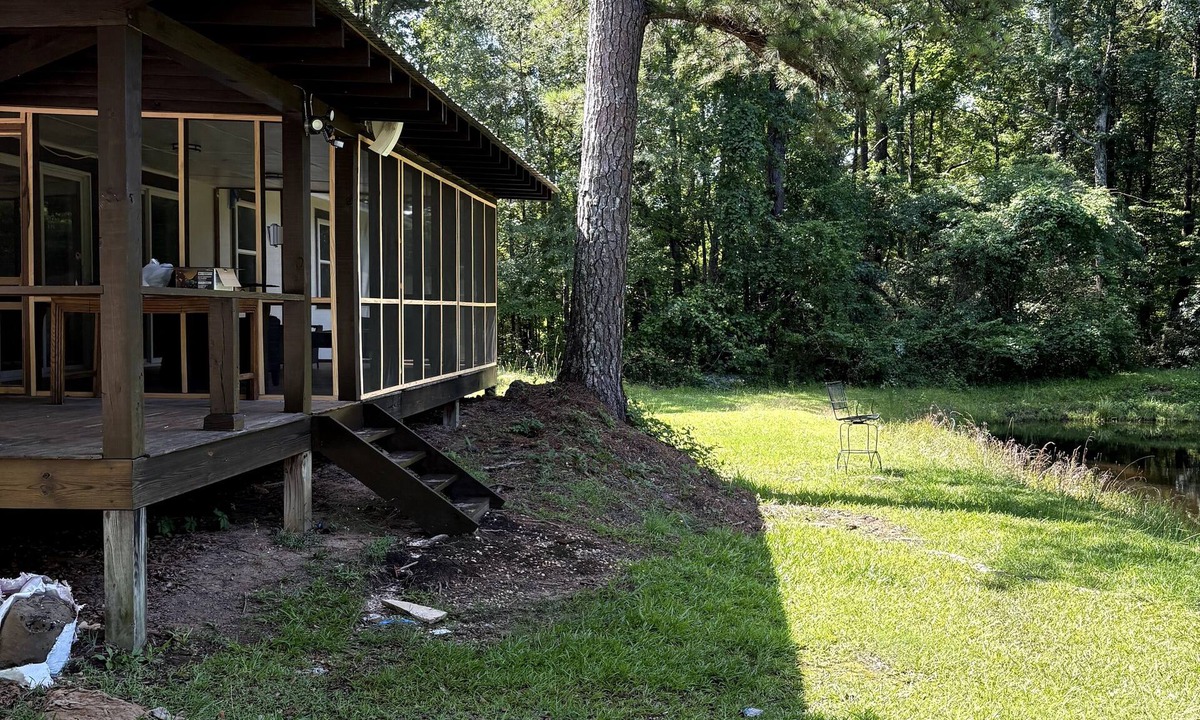 Newnan House | Peaceful Lake House