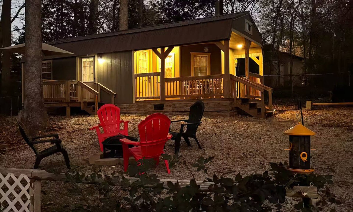 Martin Cabin | Peaceful Lakeside Cabin, fire pit, board games