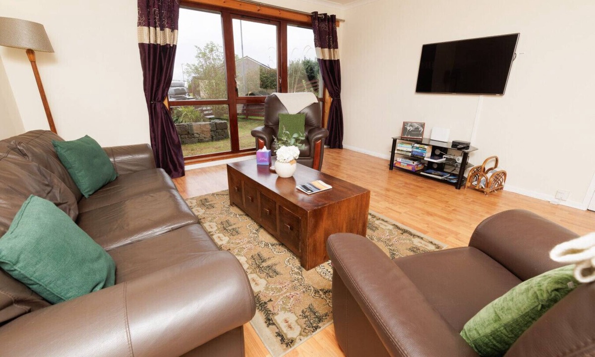 Lerwick House | Peaceful Lerwick Stay; Large Garden, Isles Views