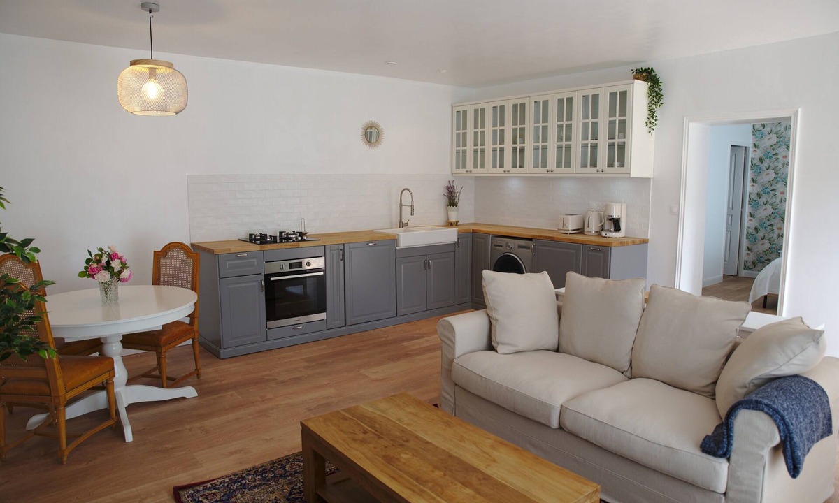 Arcay House | Peaceful Loire Valley Fig Tree Cottage