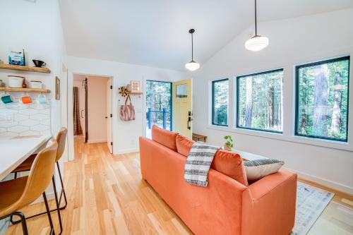 Mendocino House | Peaceful Mendocino Cottage Surrounded By Redwoods