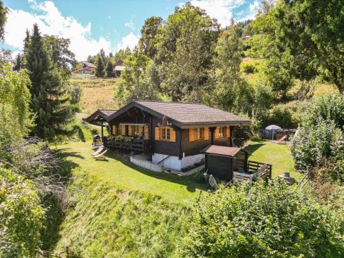 Chamoson Ski Chalet | Peaceful Mountain Chalet for 4, with Garden, Games & BBQ
