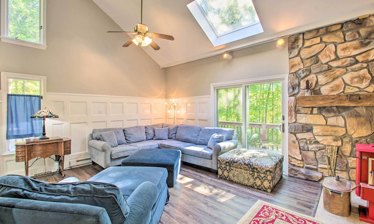 New Market Cabin | Peaceful New Market Cabin w/Deck & Fire Pit!