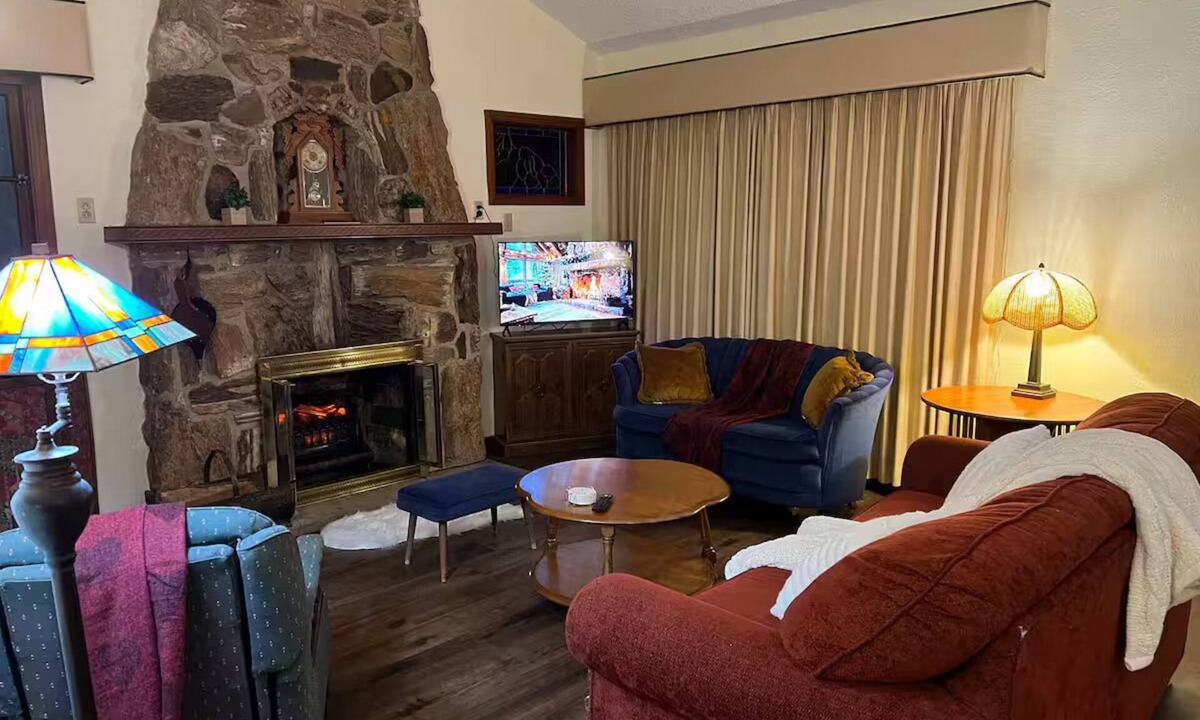 Grass Valley House | Peaceful & Nostalgic Home on 1/4 Acre Lot