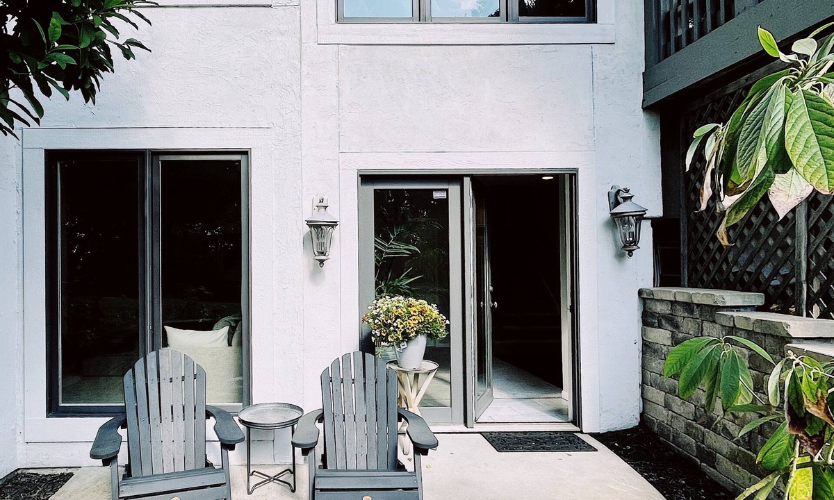 Overland Park Apartment | Peaceful Oasis in the burbs w/fireplace!