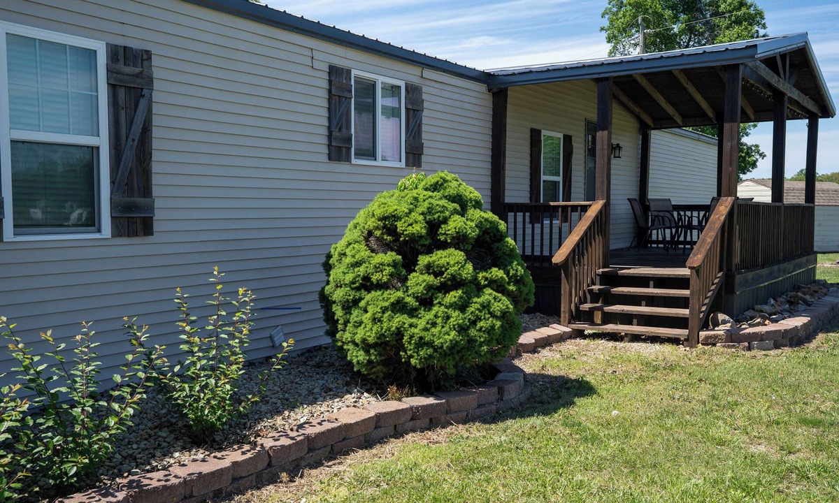 Scopus House | Peaceful Ozark Escape Near the Artesian Well, 2BR/2BA Retreat