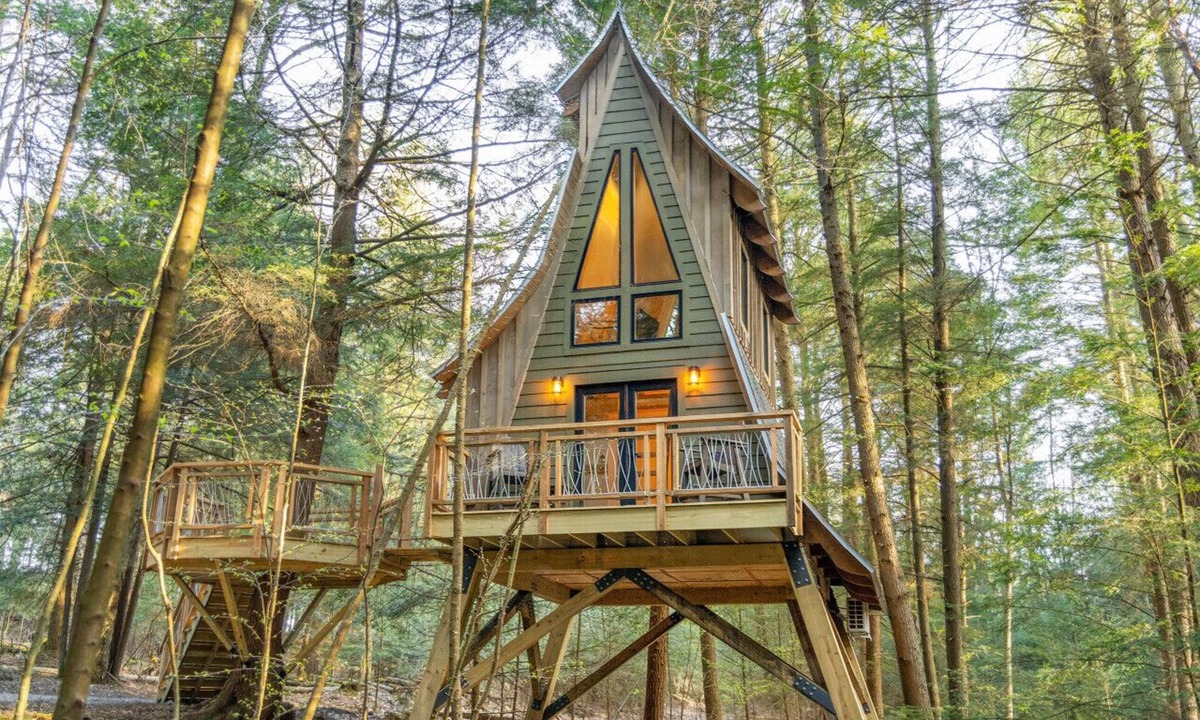 Tylersburg Cabin | Peaceful Pines Luxury Treehouse