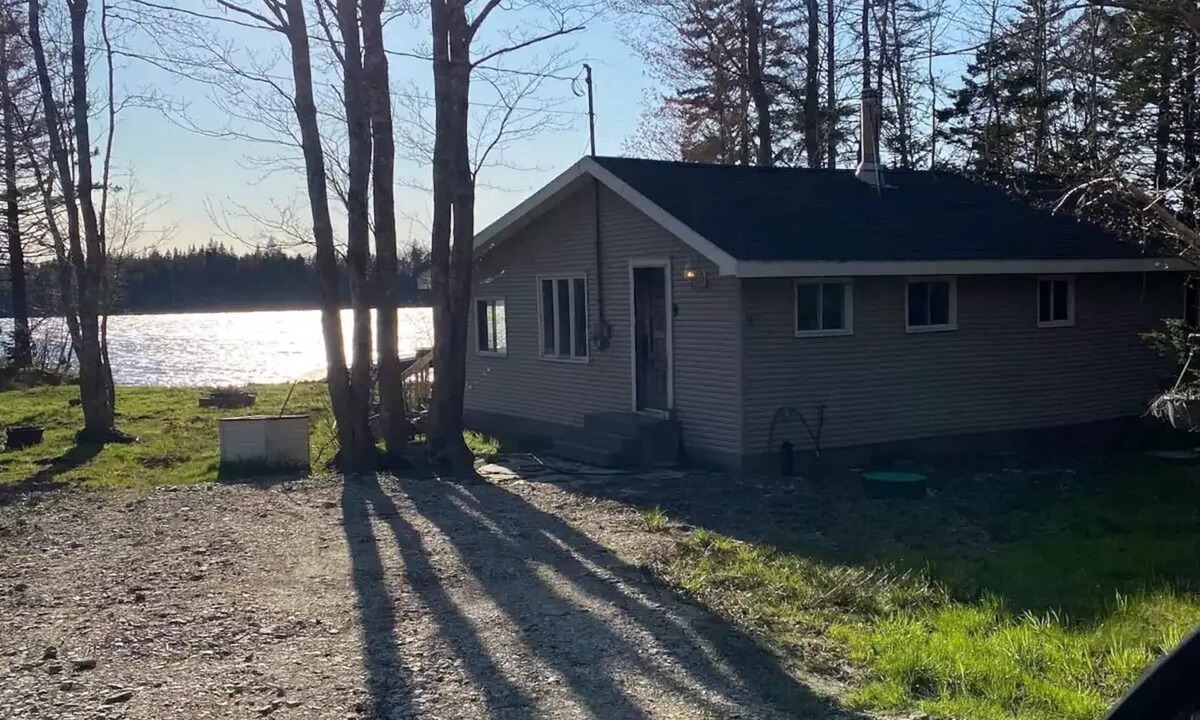 Yarmouth County House | Peaceful place to stay. On lake in a rural area. Country living with amenitiesn