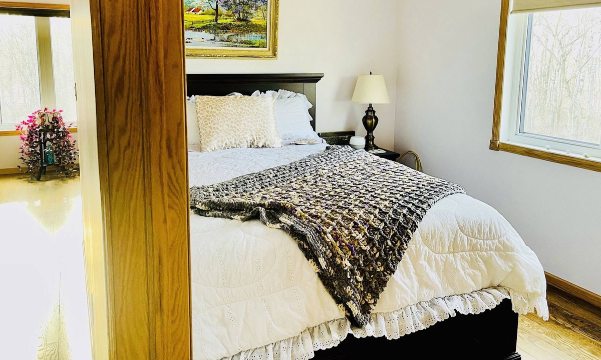 Selkirk House | Peaceful Poplar