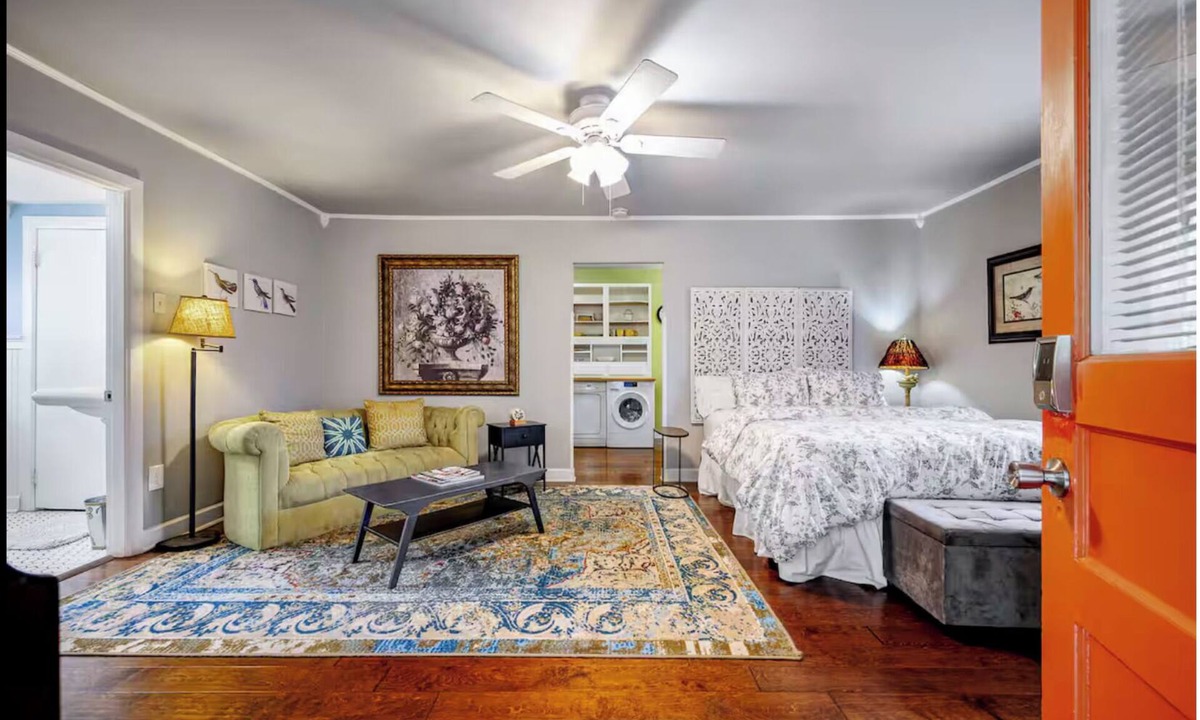 Shelby Hills Cottage | PEACEFUL PRIVATE COTTAGE-WALK TO PARK-5 MINS TO DOWN TOWN