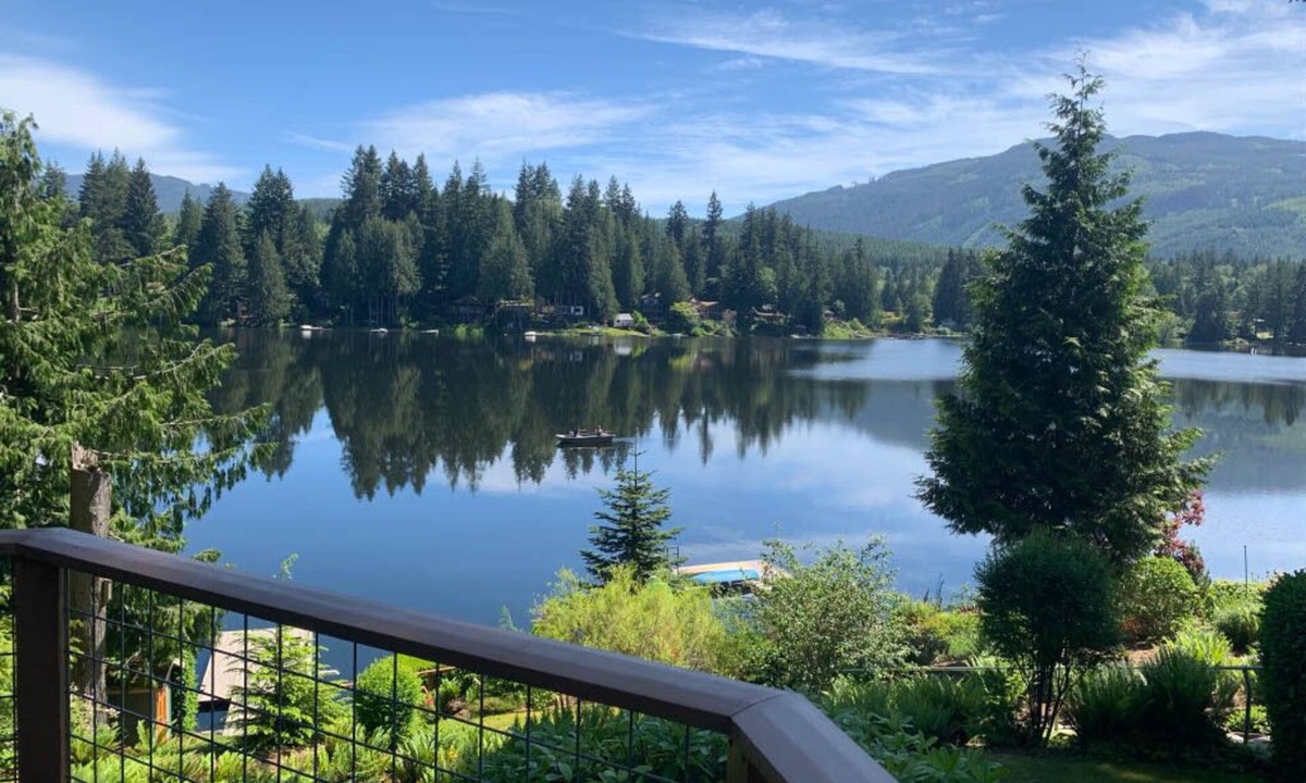 Sedro-Woolley Cabin | Peaceful, Private, Cozy Lakefront Cabin, stunning views.