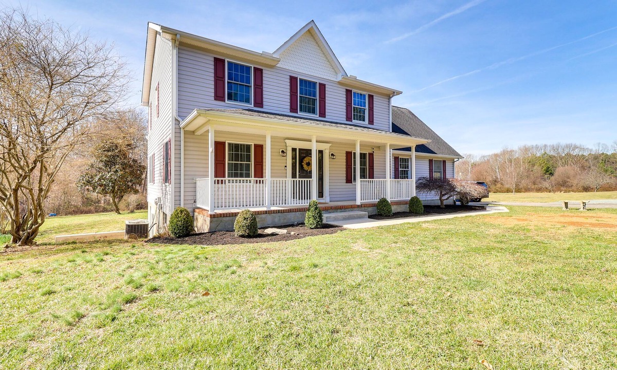 Queenstown House | Peaceful Queenstown Home w/Deck & Grill!