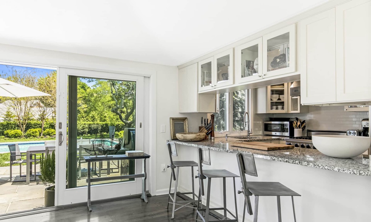 Tuckahoe House | Peaceful Quiet Updated Modern Home