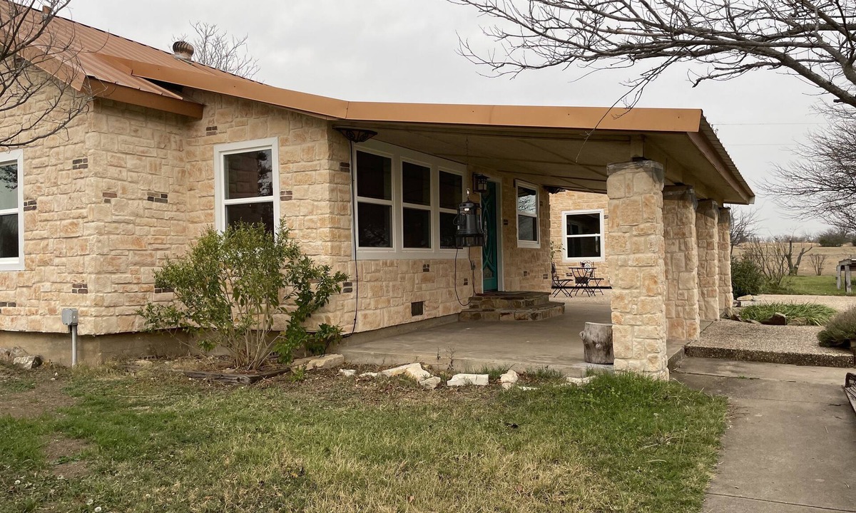 Weatherford House | Peaceful Rest Ranch - Escape the Ordinary