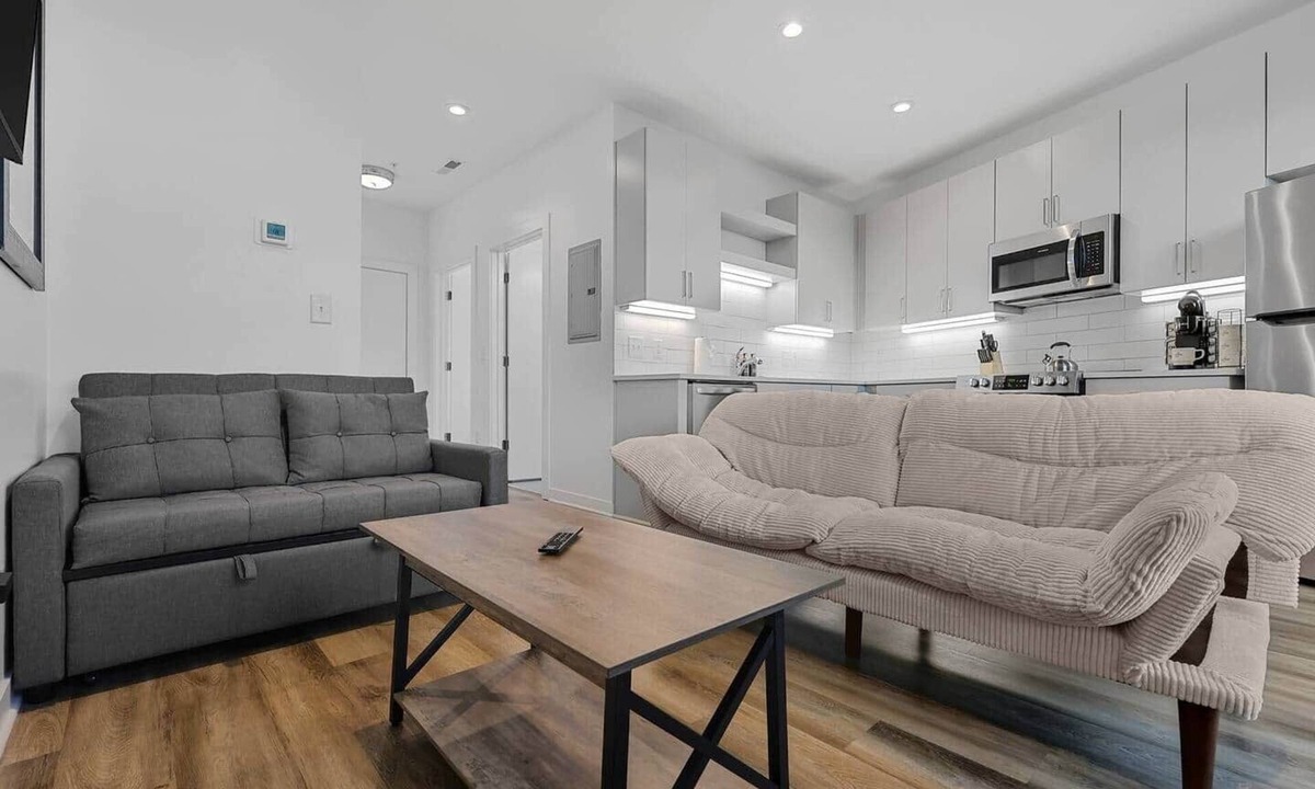 Hadley - Washington Apartment | Peaceful Retreat | City Views, Close to Broadway