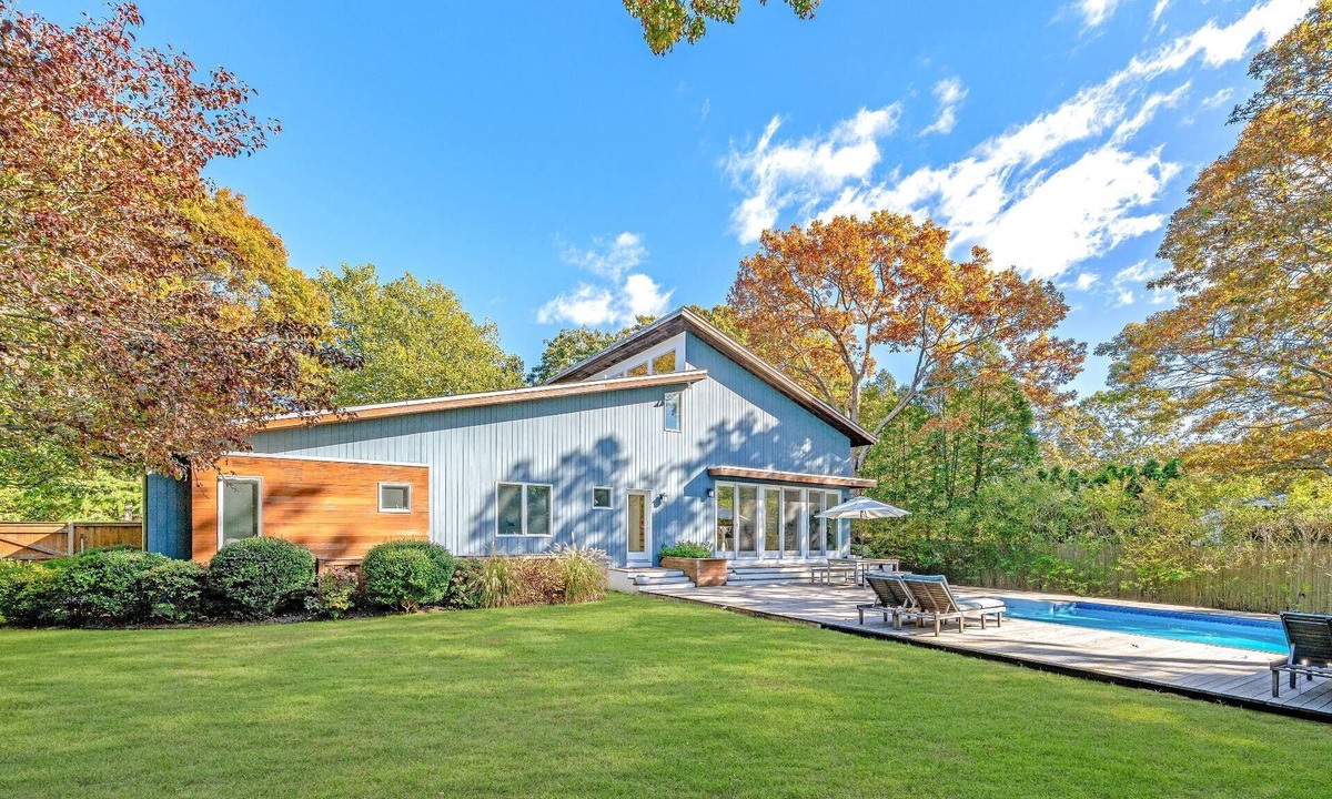 Hampton Bays House | Peaceful Retreat in Immaculate Architect’s House