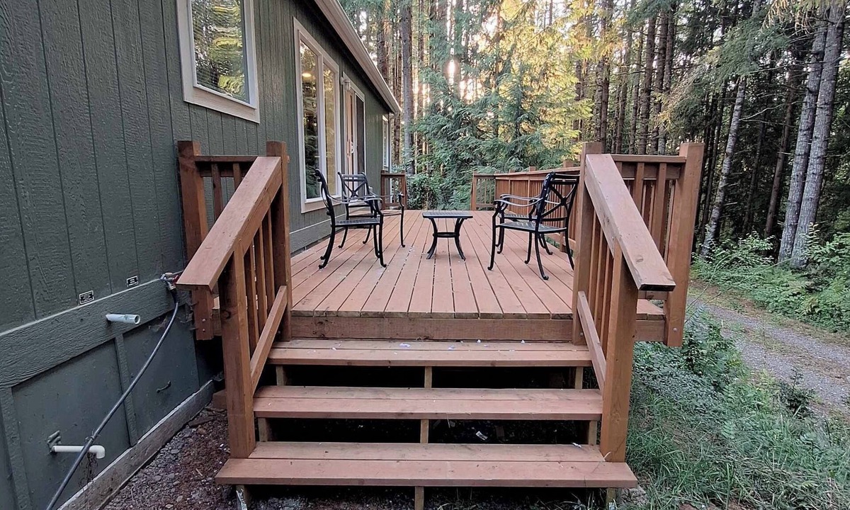 Clatskanie House | Peaceful Retreat on a 30 Acre Tree Farm