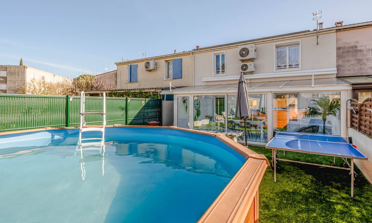 Trebes Cottage | Peaceful Retreat with Private Pool, Jacuzzi, Wi-Fi, and Air Conditioning