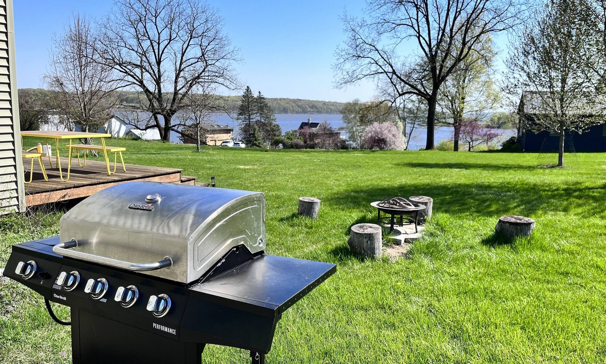 Catskill House | Peaceful River Retreat with Fireplace & Panoramic Views