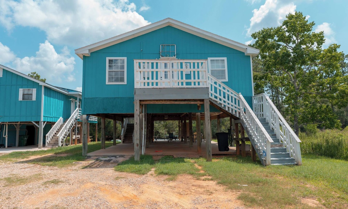 Shoreline Park House | ✨🚣PEACEFUL RIVERFRONT COTTAGE | SLEEPS 7 W/W+D❤