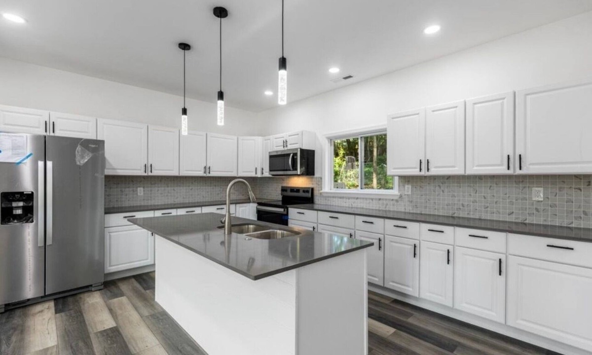 LaFayette House | Peaceful Room in charming LaFayette