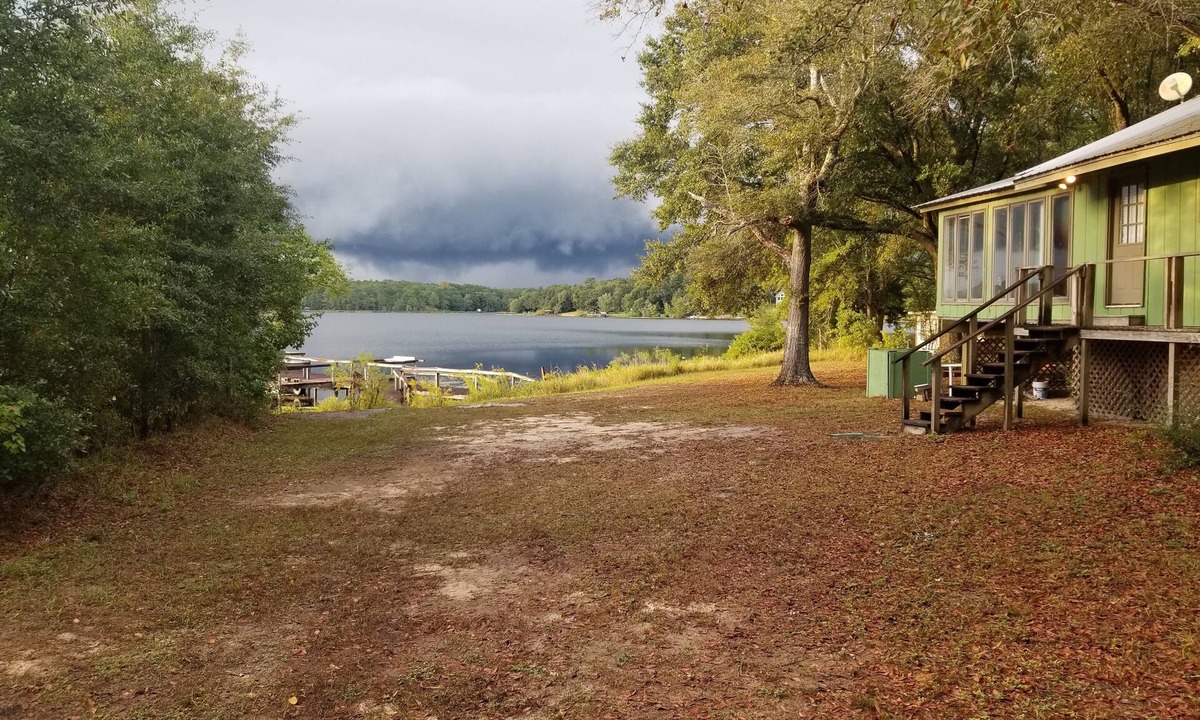 De Funiak Springs Cabin | Peaceful, Secluded Lakefront Cabin