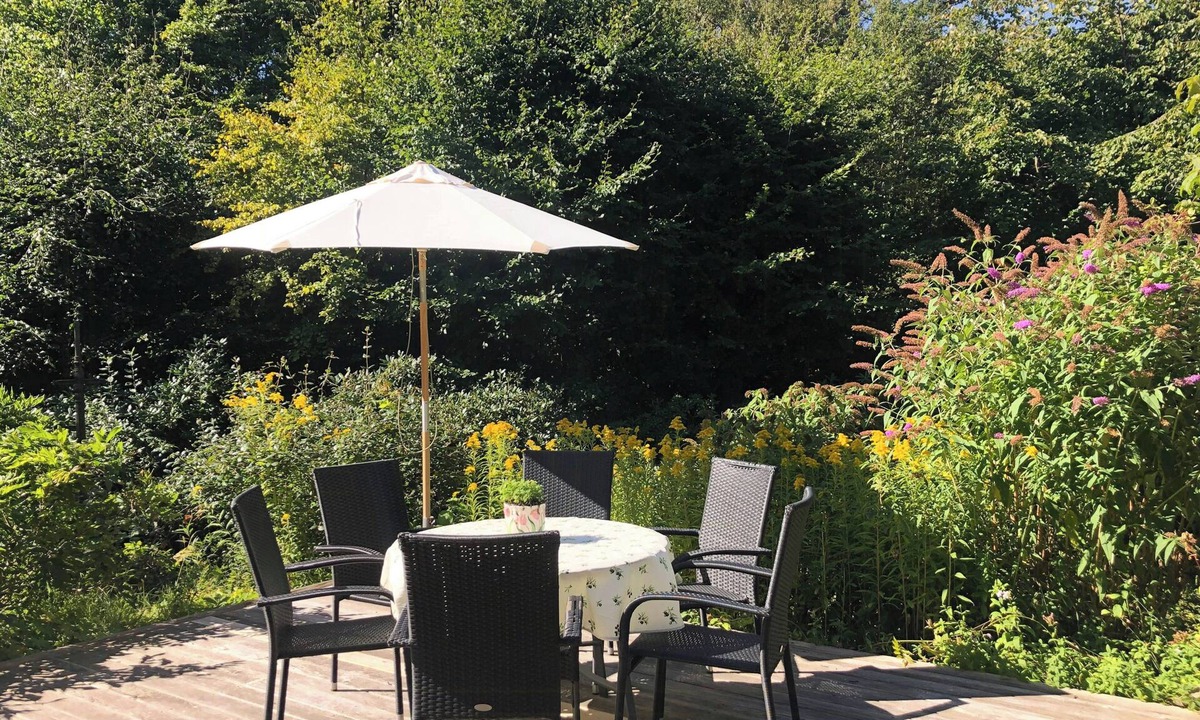 Udsholt House | Peaceful spot with garden near Rågeleje Beach