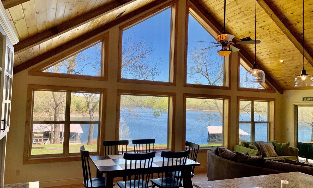 Shell Knob House | Peaceful Spring Break Escape to No Bad Days Cabin on Table Rock Lake w/Fire Pit