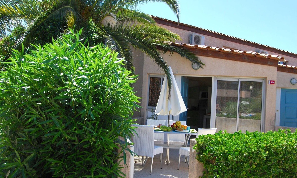 Saint-Cyprien Plage House | Peaceful Stay in St Cyprien Plage