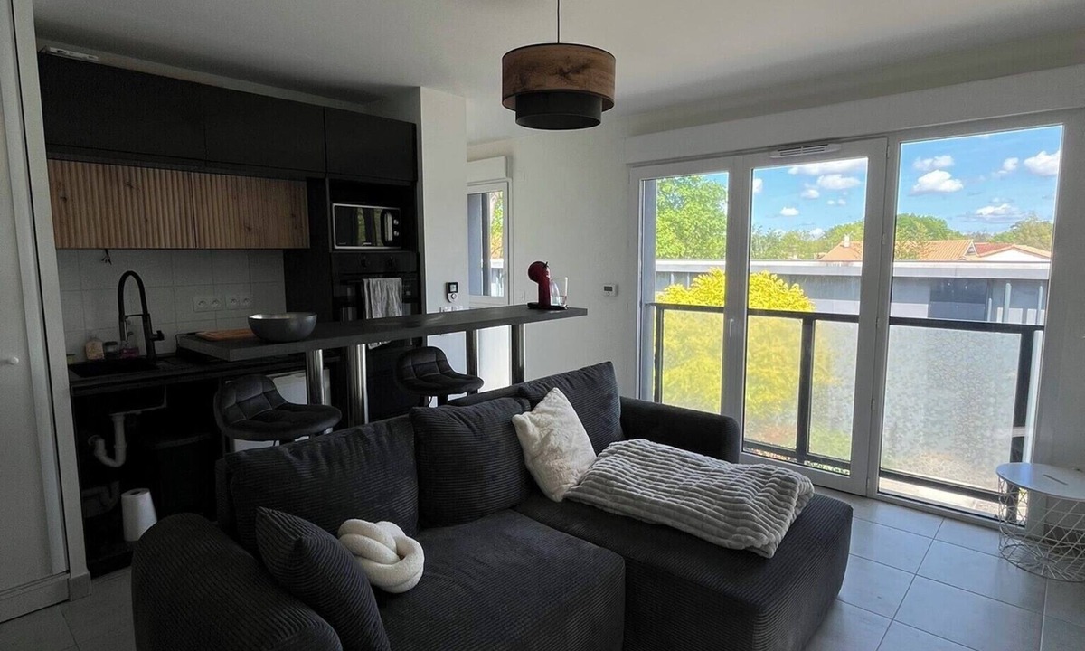 Pessac Apartment | Peaceful stay near Pessac forest