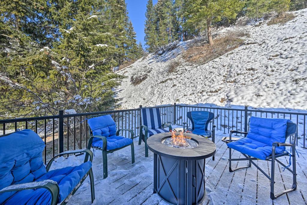 Superior House | Peaceful Superior Home w/Fire Pit & Mtn View