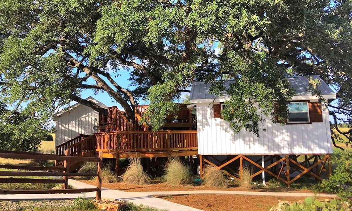 Dripping Springs House | Peaceful Texas Hill Country Rental Perfect for Glamping Around Austin