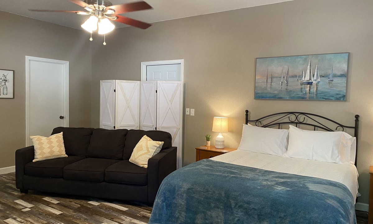 Evening Shade Apartment | Peaceful updated studio near Lake Tenkiller - 60% discount for 28+ day stays!