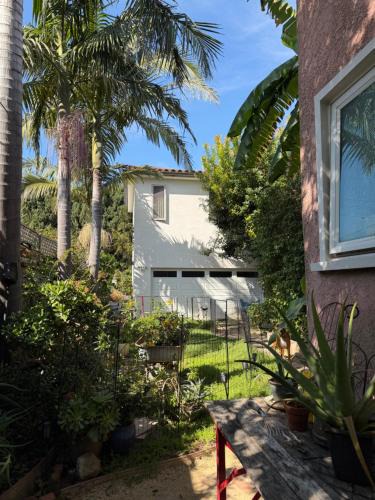 Leimert Park Apartment | Peaceful Upstairs Oasis